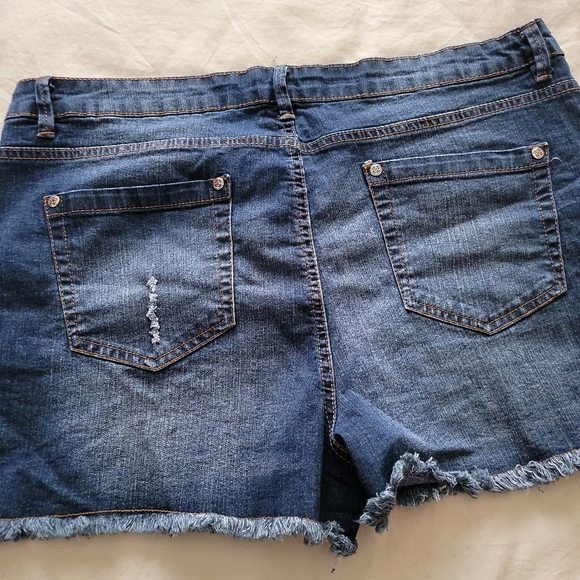 MYSTYLE denim short - Picture 2 of 3